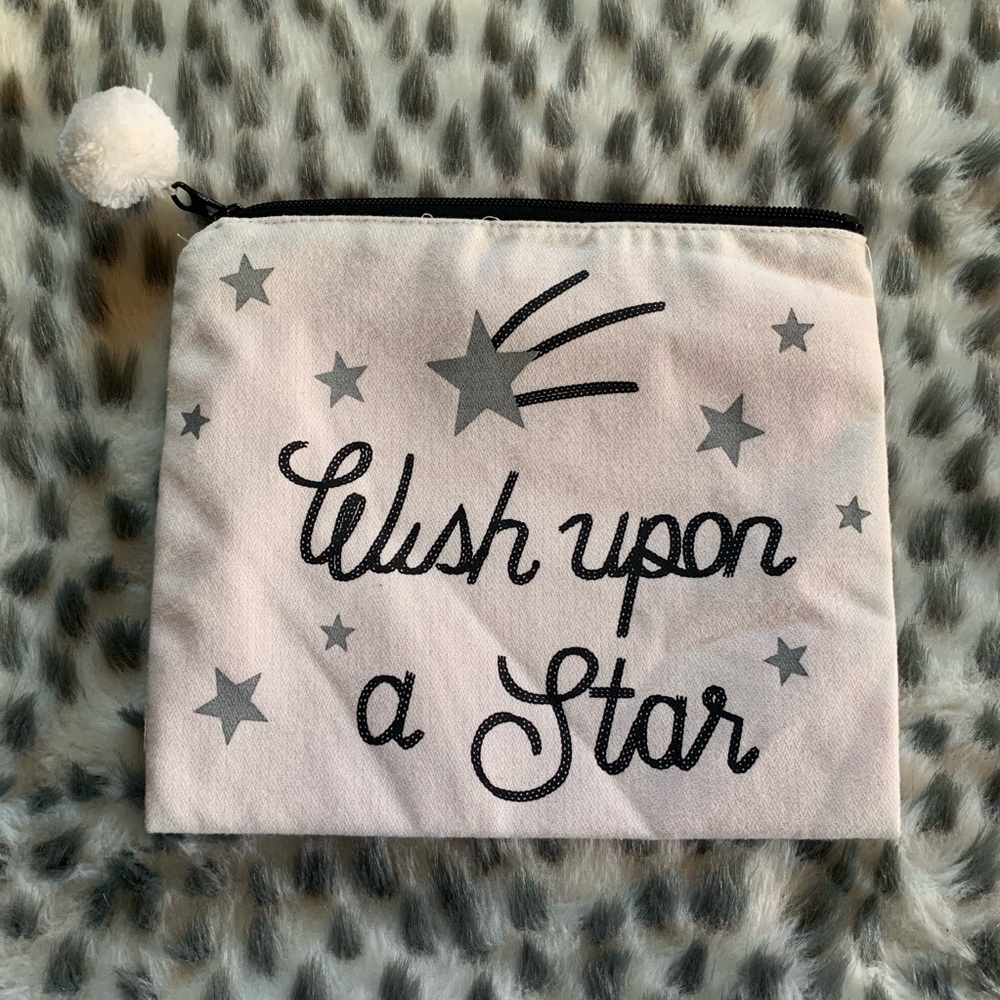 star makeup bag 🤍